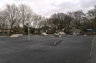 Pooldam skatepark