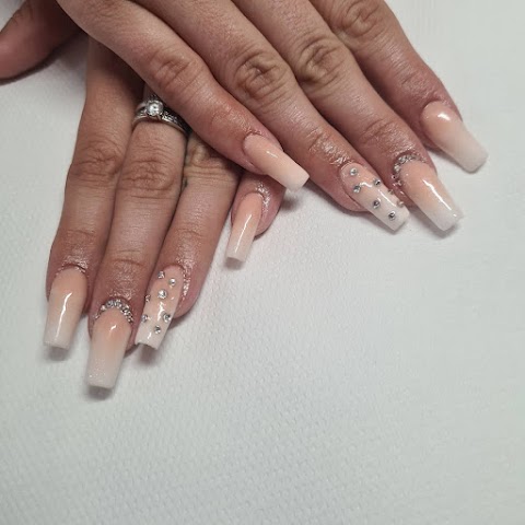 Natalie's nails & Beauty