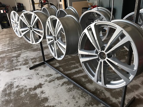 1st Class Alloys Is An Alloy Wheel Repair Centre.