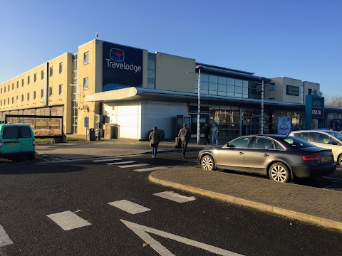 Travelodge Nottingham EM Airport Donington Park M1