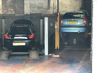 Cross Lane Garage