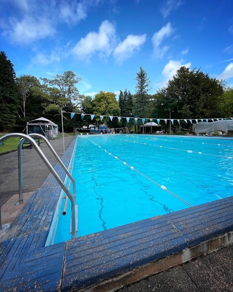 New Bath Hotel lido