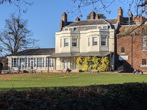 Higginson Park and Court Garden Leisure Complex