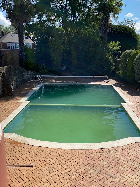 Rockhopper Pools - Swimming Pool Services