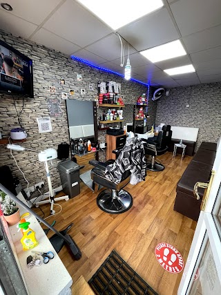 Sam’s Cutz N Shave Barber Shop