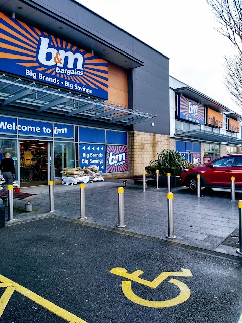 B&M Store