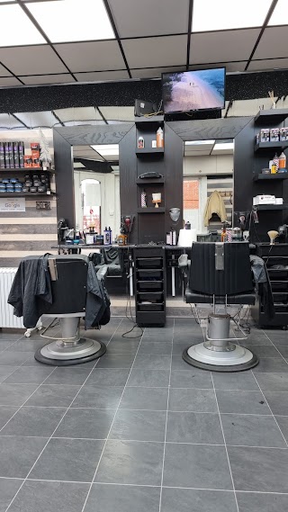 Milano Barbers Reddish