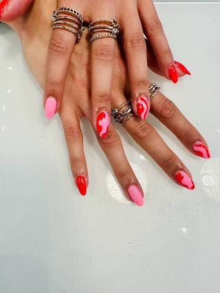 Pomelo nail bar