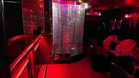 The Purple Door - Gentlemen’s Club (Strip Club Leeds)