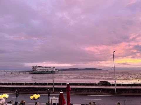 Bay view rooms at Mentone Hotel