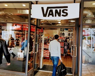 VANS Outlet Chesire Oaks