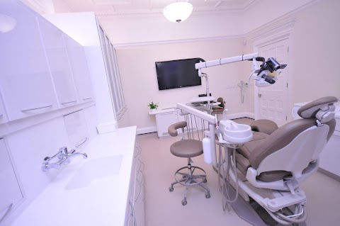 London Centre for Implant and Aesthetic Dentistry (LCIAD) by Dr Koray Feran