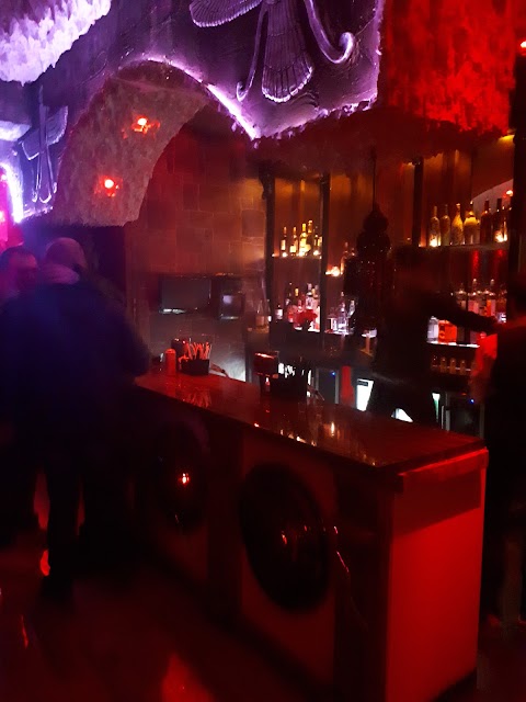 Bar Rouge