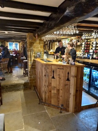 The Kings Head - Bar & Restaurant