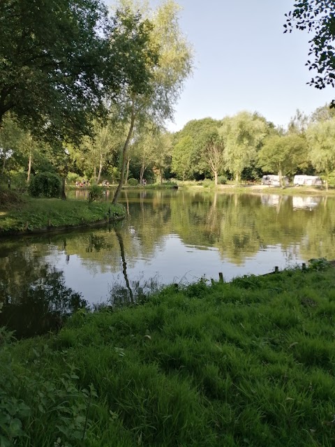 Reepham Fishery & Holiday Accommodation