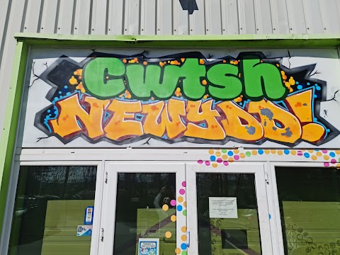 Cwtsh Newydd