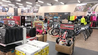 Halfords - Alperton