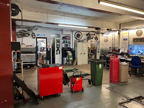 Westwood MOT Station and Mechanics