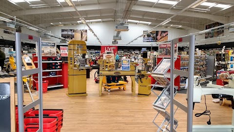 Axminster Tools - Cardiff Store