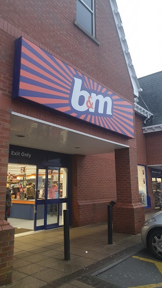 B&M Store