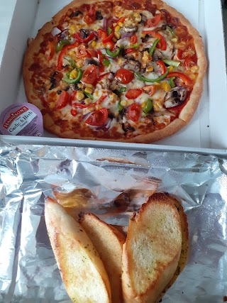 Deluxe Pizza