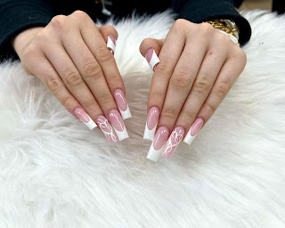 Chloe Nails