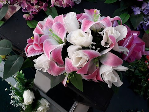 Andreas floral fancies (artificial floristry and bespoke gifts)