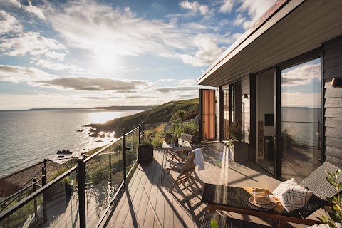 Cabin on the Cliff