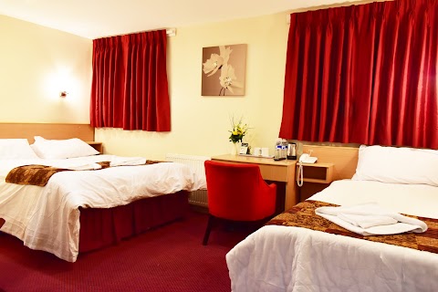 Royal Square Hotel - Birmingham Airport & NEC