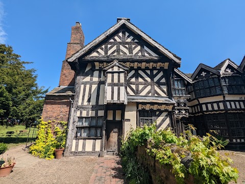 National Trust - Little Moreton Hall