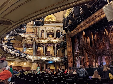 Victoria Palace Theatre