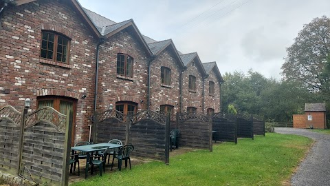 Duffryn Farm Cottages