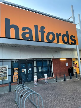 Halfords - Chadwell Heath