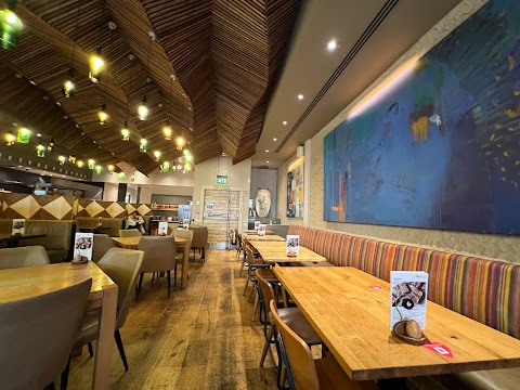 Nando's Watford - Met Quarter