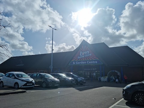 B&M Store