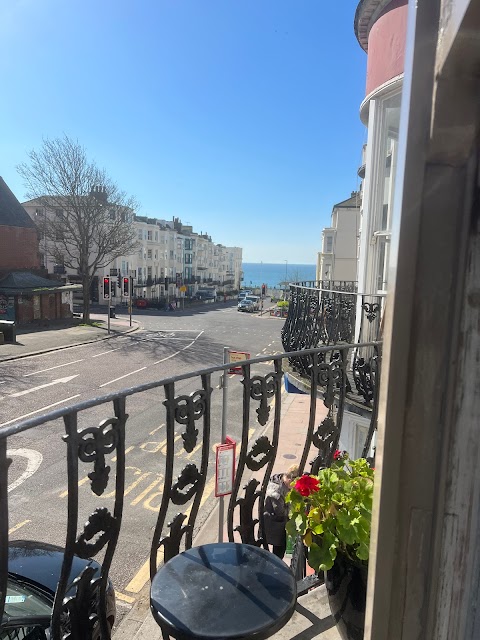 ei8ht Brighton - Serviced rooms and Apartments