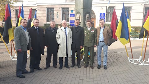 Пам'ятник на честь проголошення столиці ЗУНР у Станіславові