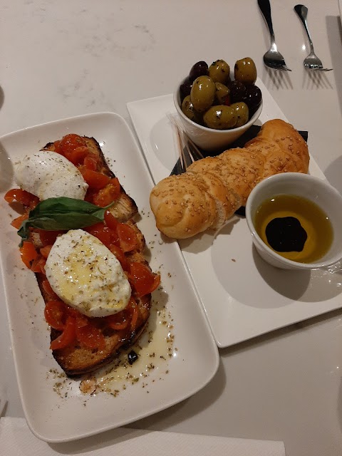 Il Forno Bocconcini Bar & Restaurant