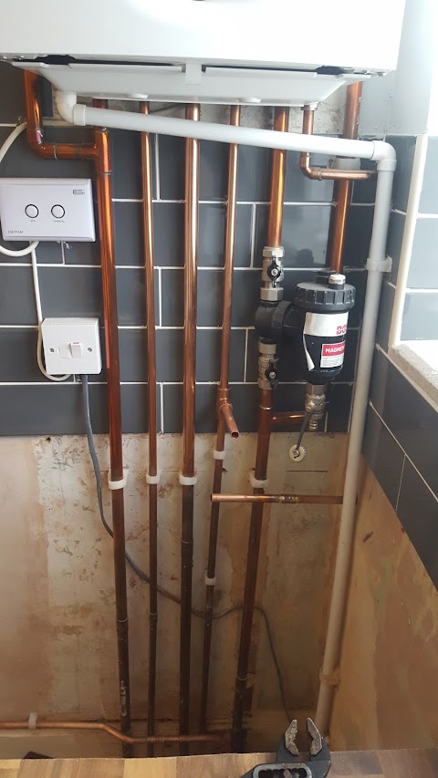 Plumber/Gas/Boiler Service and Repair Engineer/Emergency Plumber Bradford.WHATS APP/MESSAGE VAILLANT BOILER REPAIR