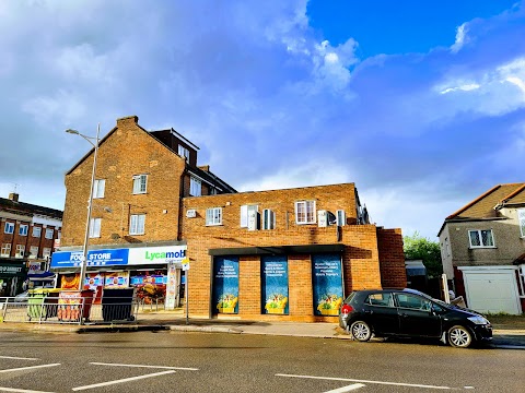 Barkingside Food Store