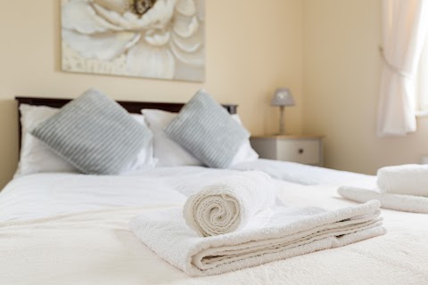 Adore Serviced Apartments or Accommodation in Wolverhampton - City Stay I