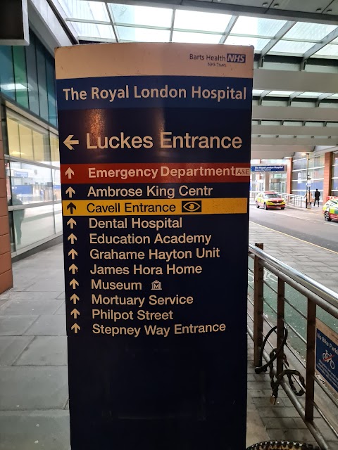 Royal London Hospital: Luckes Entrance
