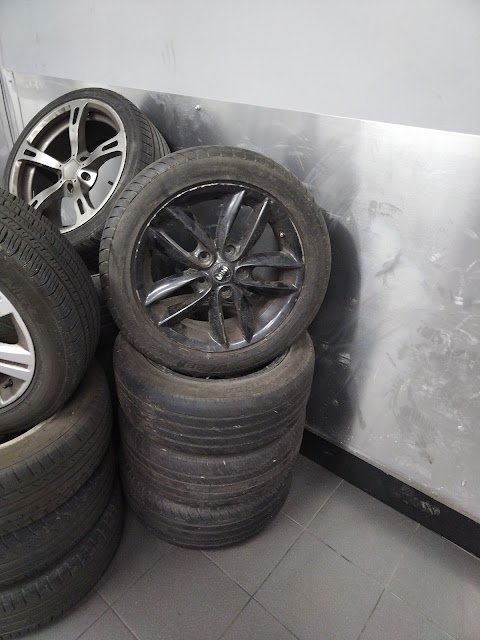 DTS NEW AND PARTWORN TYRES
