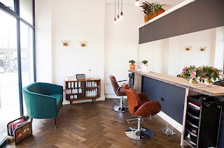 Romi Salon