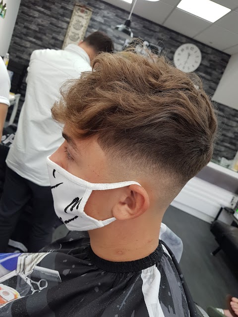 Top cuts barber