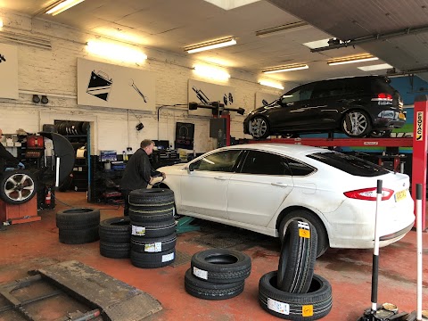 HiQ Tyres & Autocare Erdington (Birmingham)