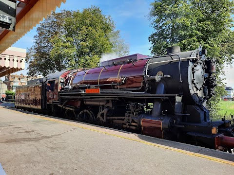 Dartmouth Steam Railway - (Paignton, Station)