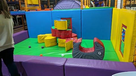 Jam Jam Boomerang Indoor Play, Party and Lazer Venue