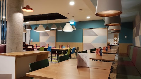 Holiday Inn Express Aberdeen Airport, an IHG Hotel