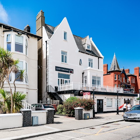 The Strand Hotel And Bar